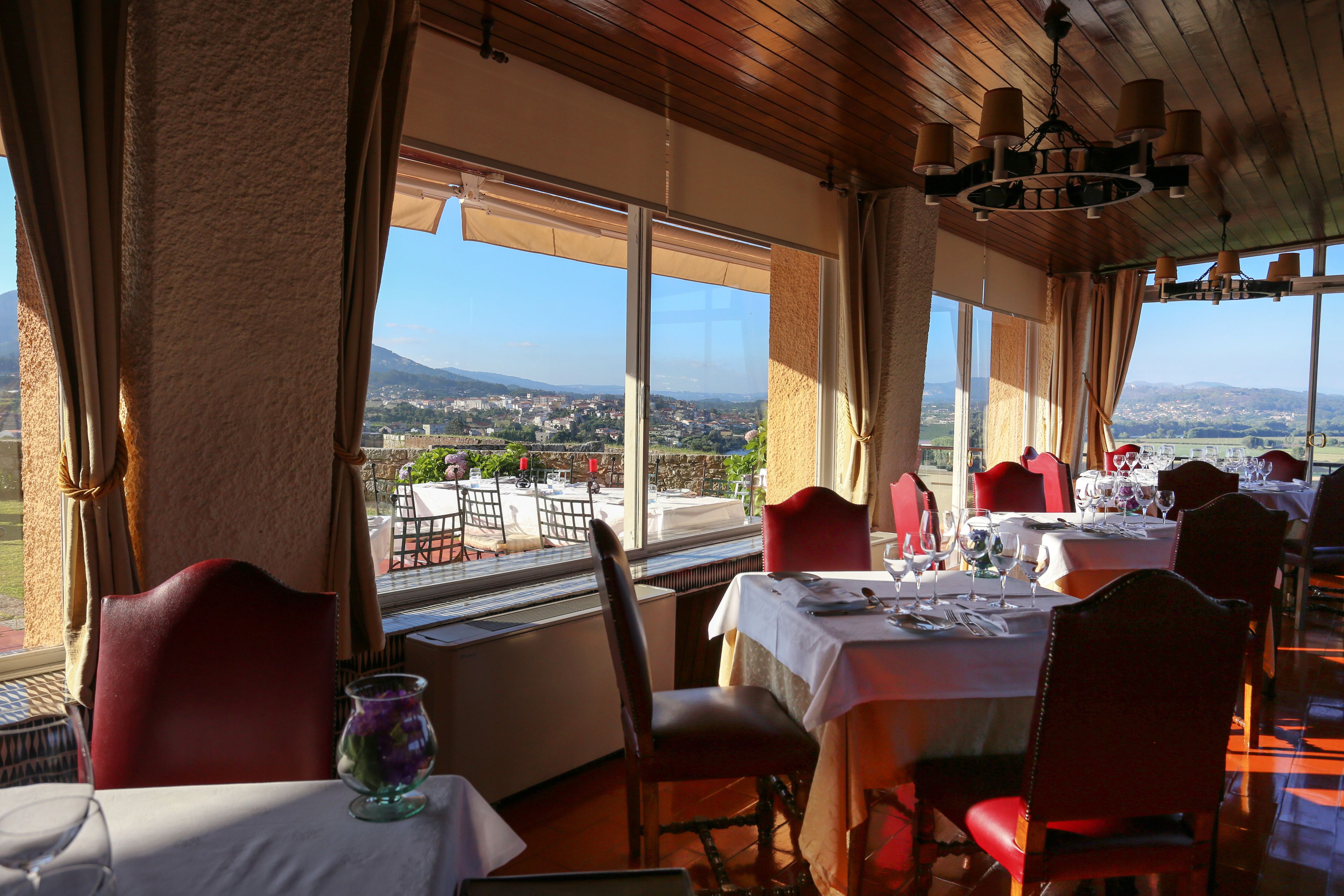 lunch and dinner served, regional cuisine