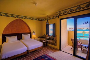 Minibar, Zimmersafe, Verdunkelungsvorhänge, Bügeleisen/Bügelbrett