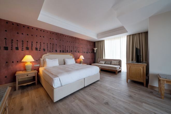 1 bedroom, premium bedding, free minibar, in-room safe