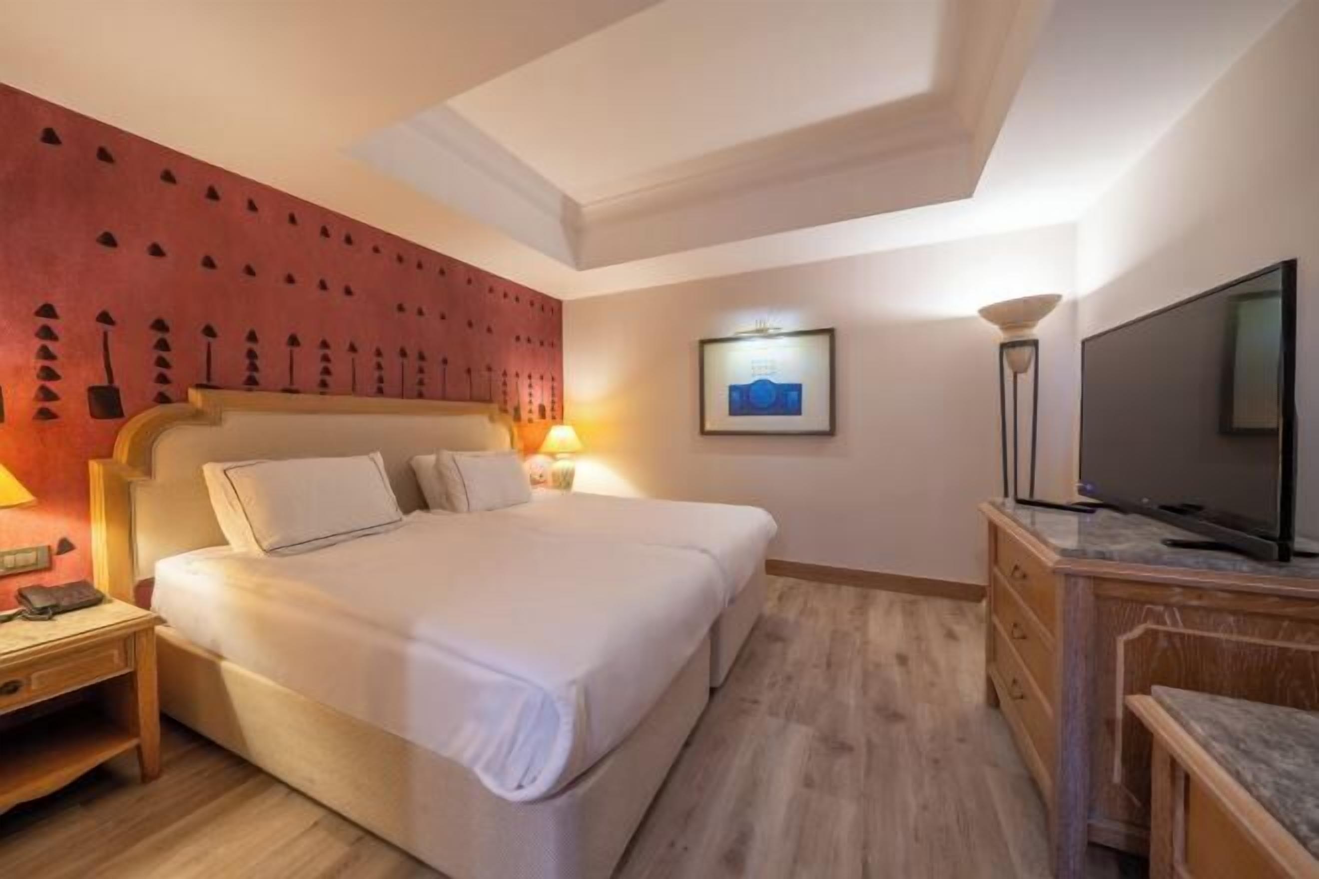1 bedroom, premium bedding, free minibar, in-room safe