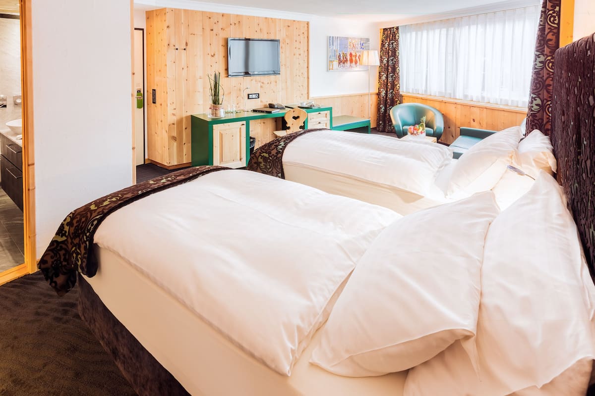 Deluxe Double Room | Premium bedding, minibar, in-room safe, desk