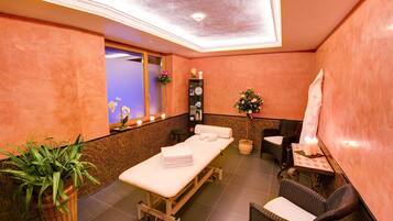 Sauna, baño de vapor, tratamientos corporales y aromaterapia