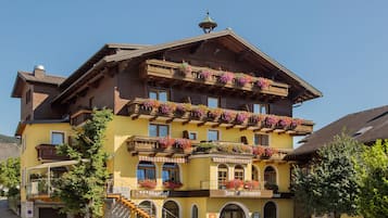 Fachada da propriedade