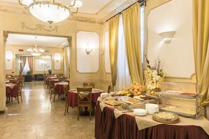 Restaurant - Hotel Villa Rosa (Rome)