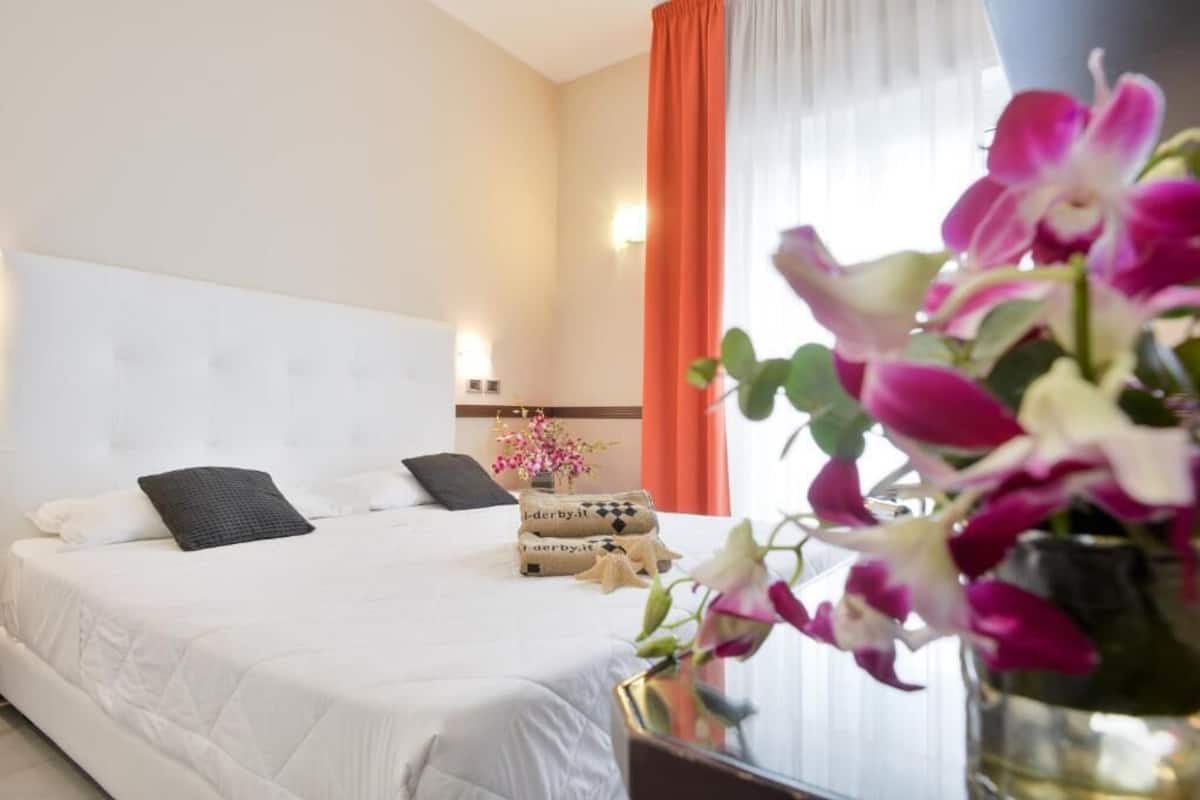 Double Room, Balcony | Hypo-allergenic bedding, down duvets, minibar, in-room safe