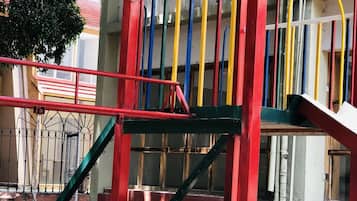 Área de juegos infantiles al aire libre
