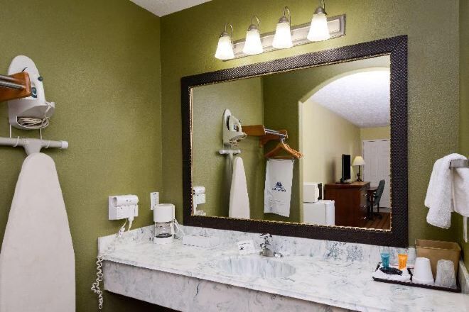 Bathroom | Bathtub, free toiletries, hair dryer, towels