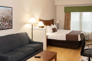 Minibar, in-room safe, desk, iron/ironing board