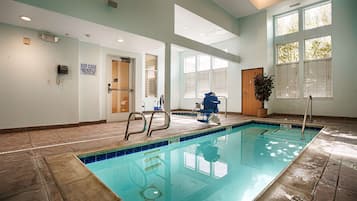 Indoor pool, pool loungers