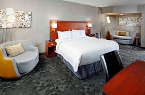 Pillowtop beds, desk, blackout drapes, iron/ironing board - Courtyard by Marriott Akron Stow (Stow)