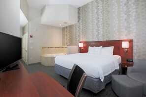 Deluxe Room, 1 King Bed | Premium bedding, pillowtop beds, desk, iron/ironing board - Courtyard by Marriott Chico (Chico)