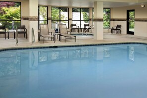 Indoor pool, outdoor pool - Courtyard by Marriott Chico (Chico)