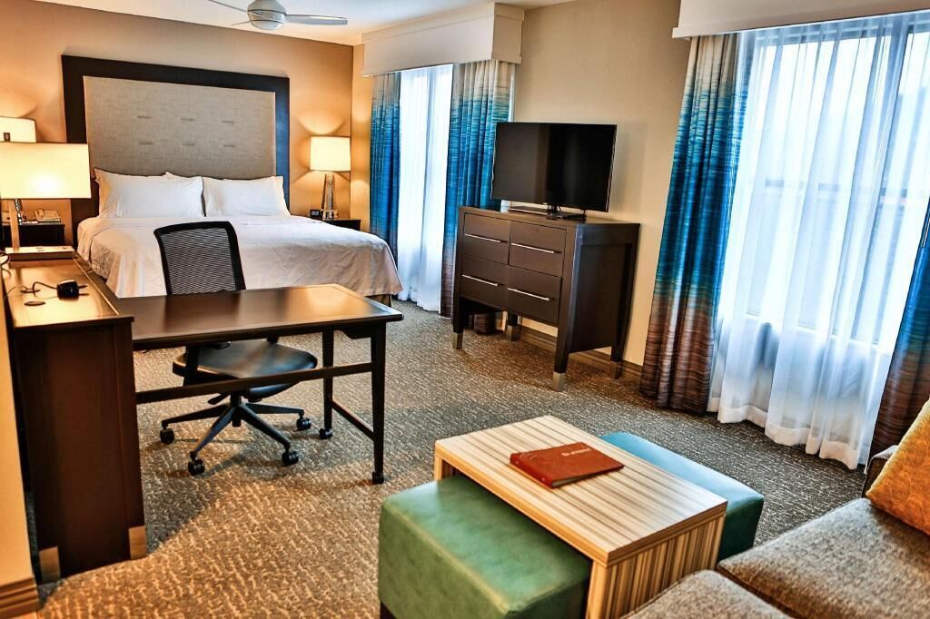 Premium bedding, down duvets, desk, blackout curtains