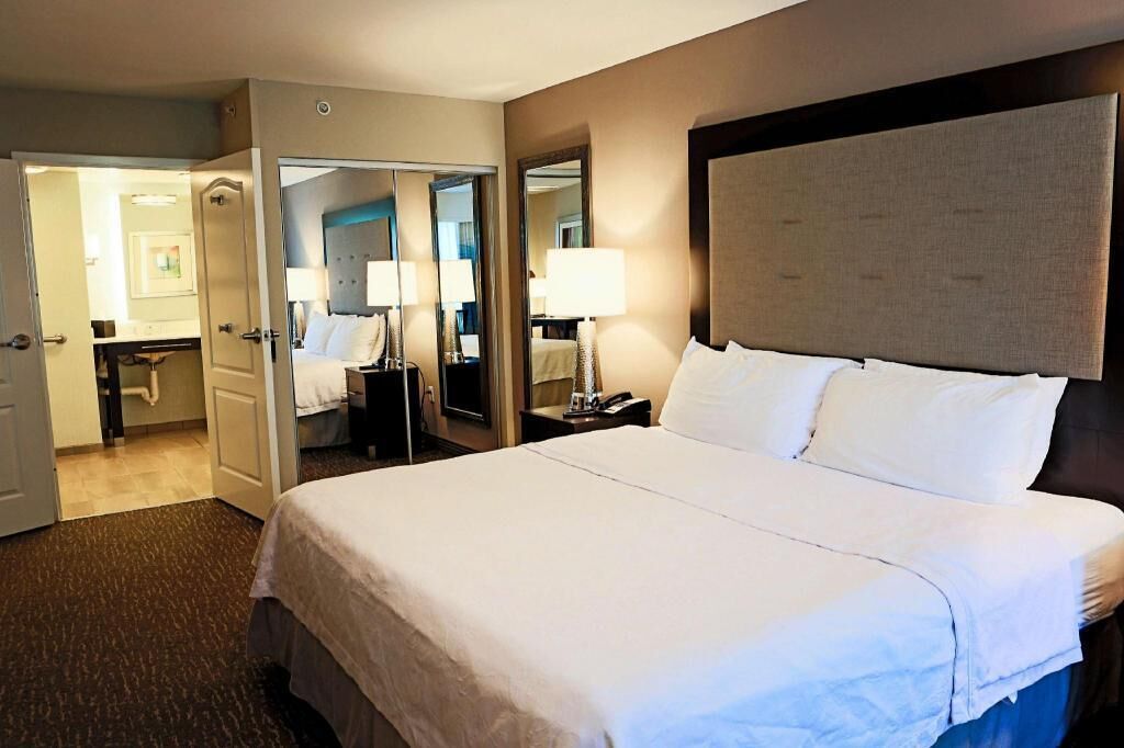 Premium bedding, down duvets, desk, blackout curtains