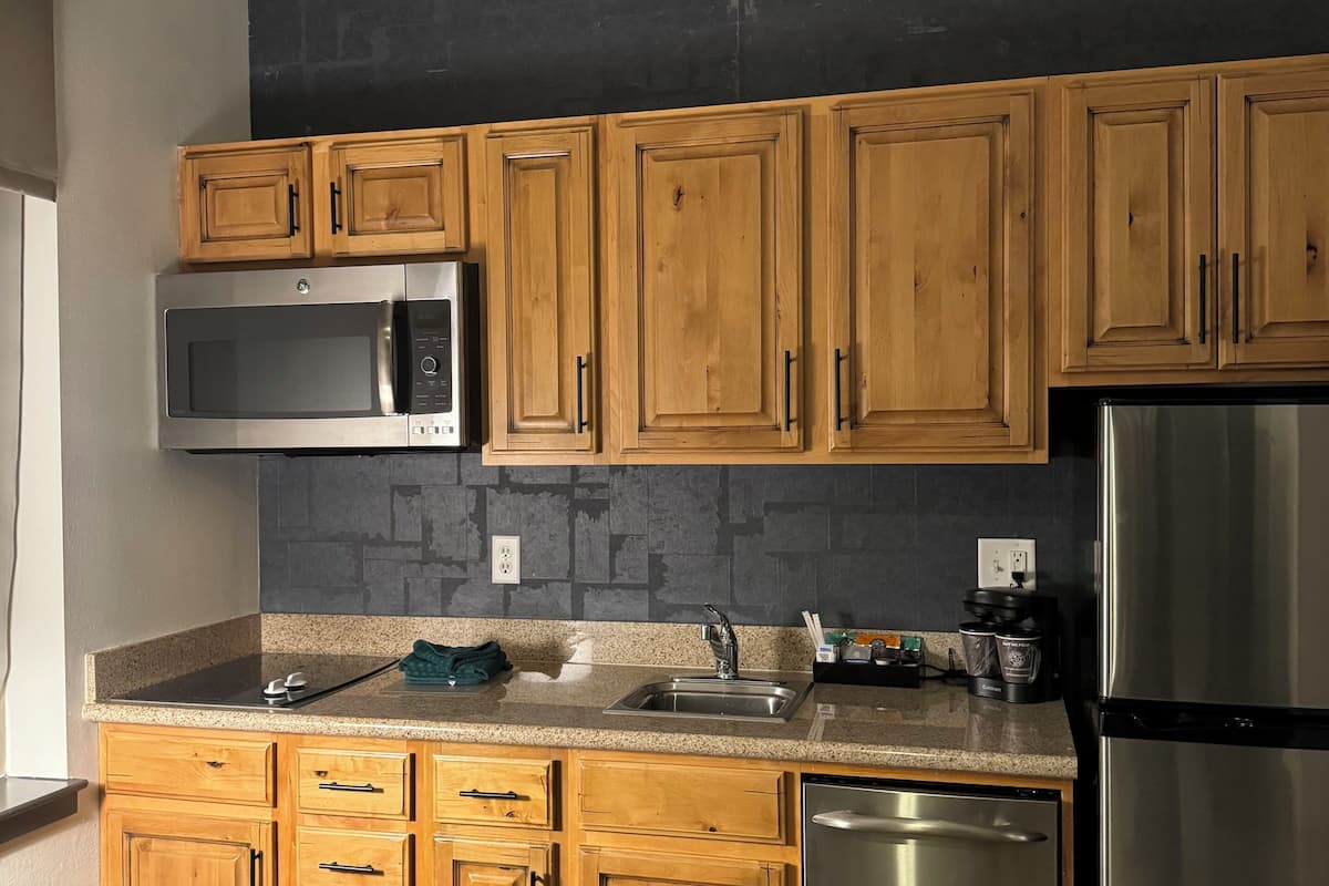 studio, 1 king bed | private kitchen | full-sized fridge, microwave, coffee/tea maker