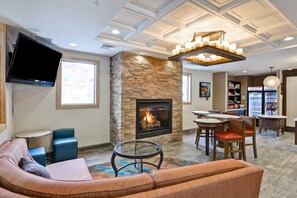 Coin salon dans le hall