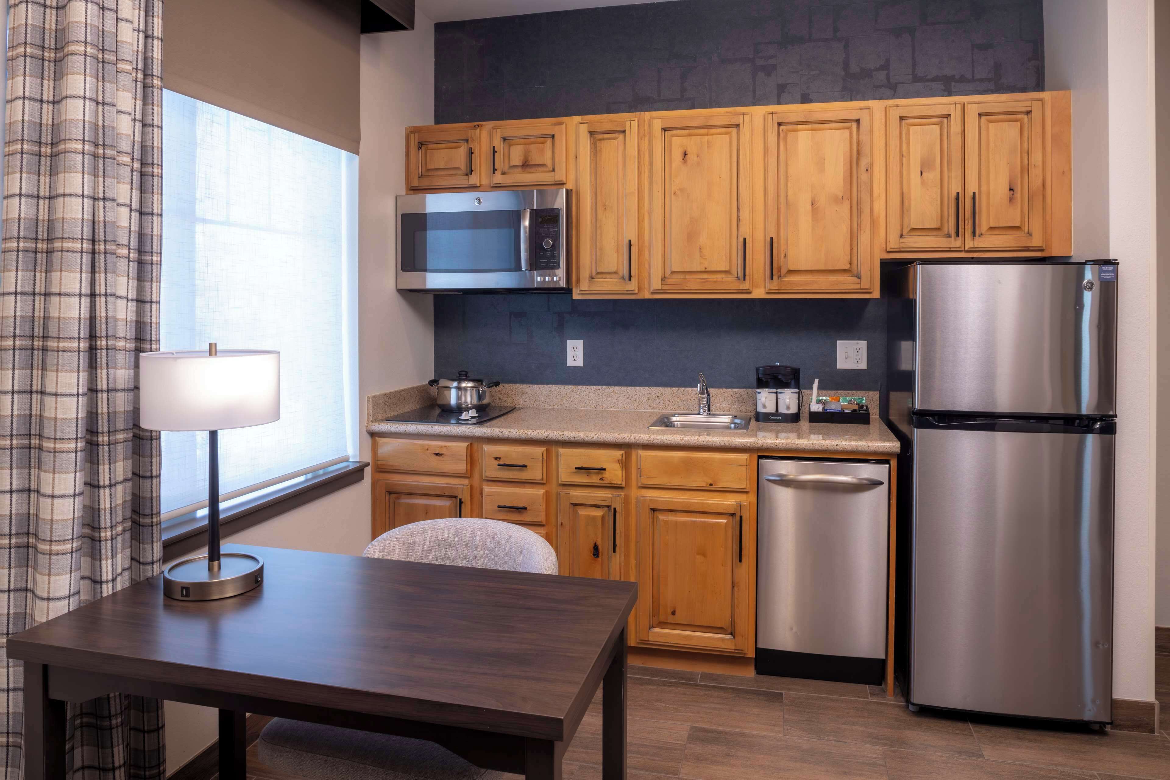 suite, 1 bedroom, fireplace | private kitchen | full-sized fridge, microwave, coffee/tea maker