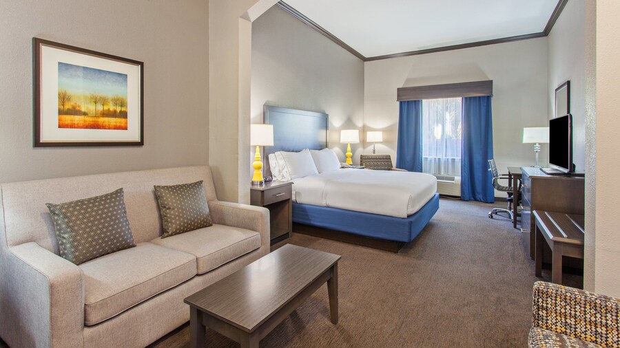 Holiday Inn Express Hotel & Suites Wharton by IHG