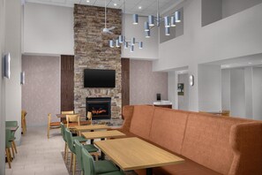 Lobby - Hampton Inn & Suites Clinton - I-26 (Clinton)