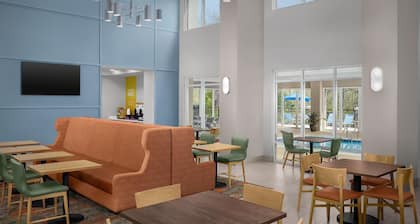 Hampton Inn & Suites Clinton - I-26