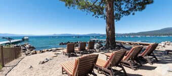 Red Wolf Lakeside Lodge