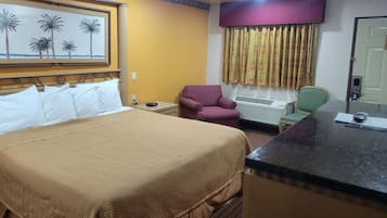 Zimmer, 1 King-Bett, Nichtraucher | Zimmersafe, Schreibtisch, Bügeleisen/Bügelbrett, Zustellbetten