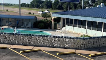 Piscina externa sazonal