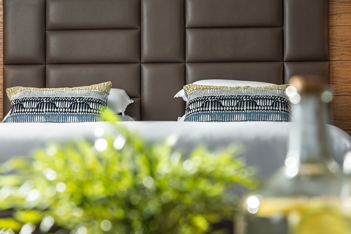 superior king room | 1 bedroom, premium bedding, memory-foam beds, minibar