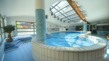 Indoor pool, pool loungers