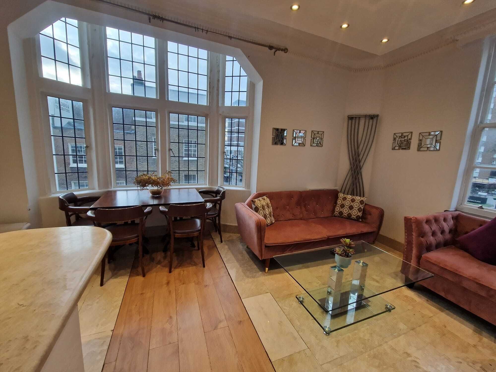 Photo - Griffin House Hotel
