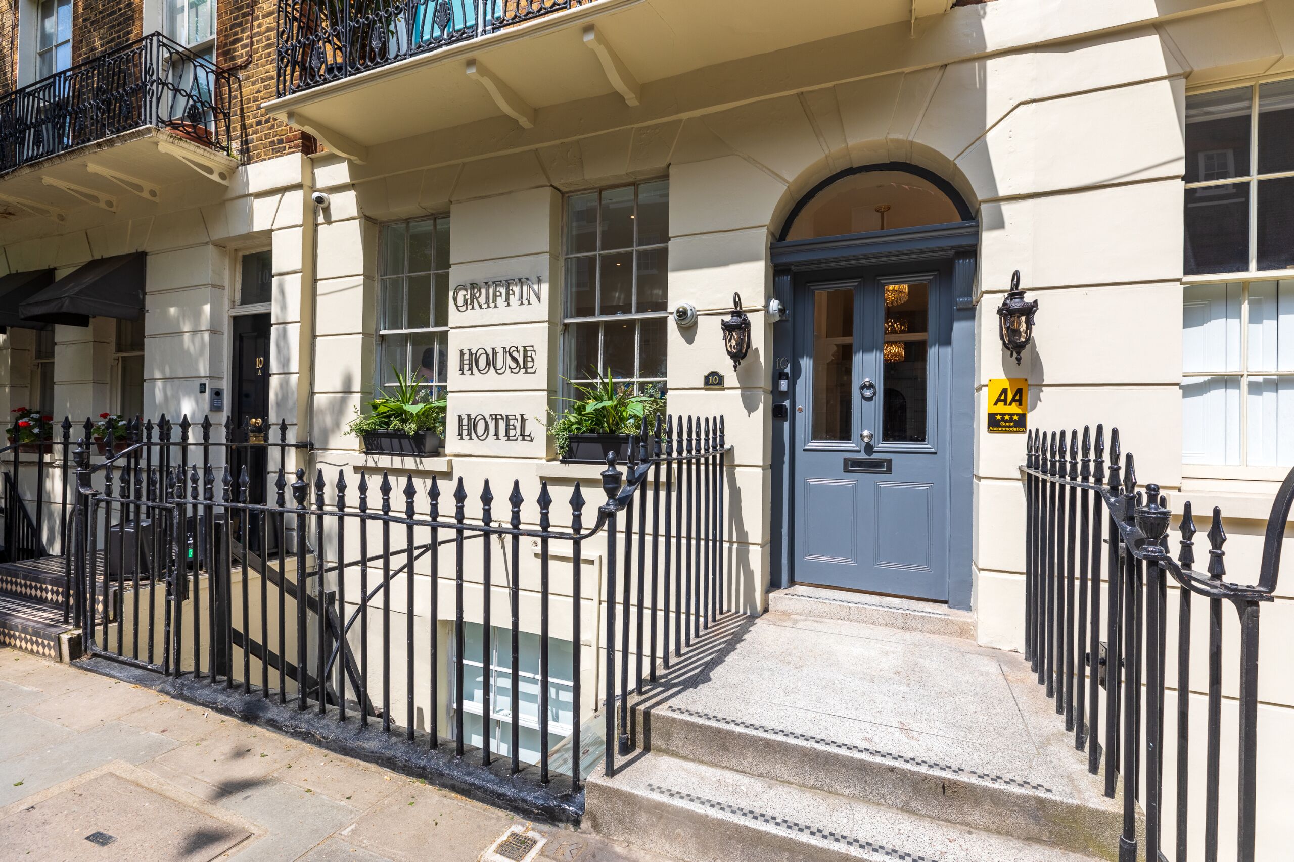Photo - Griffin House Hotel