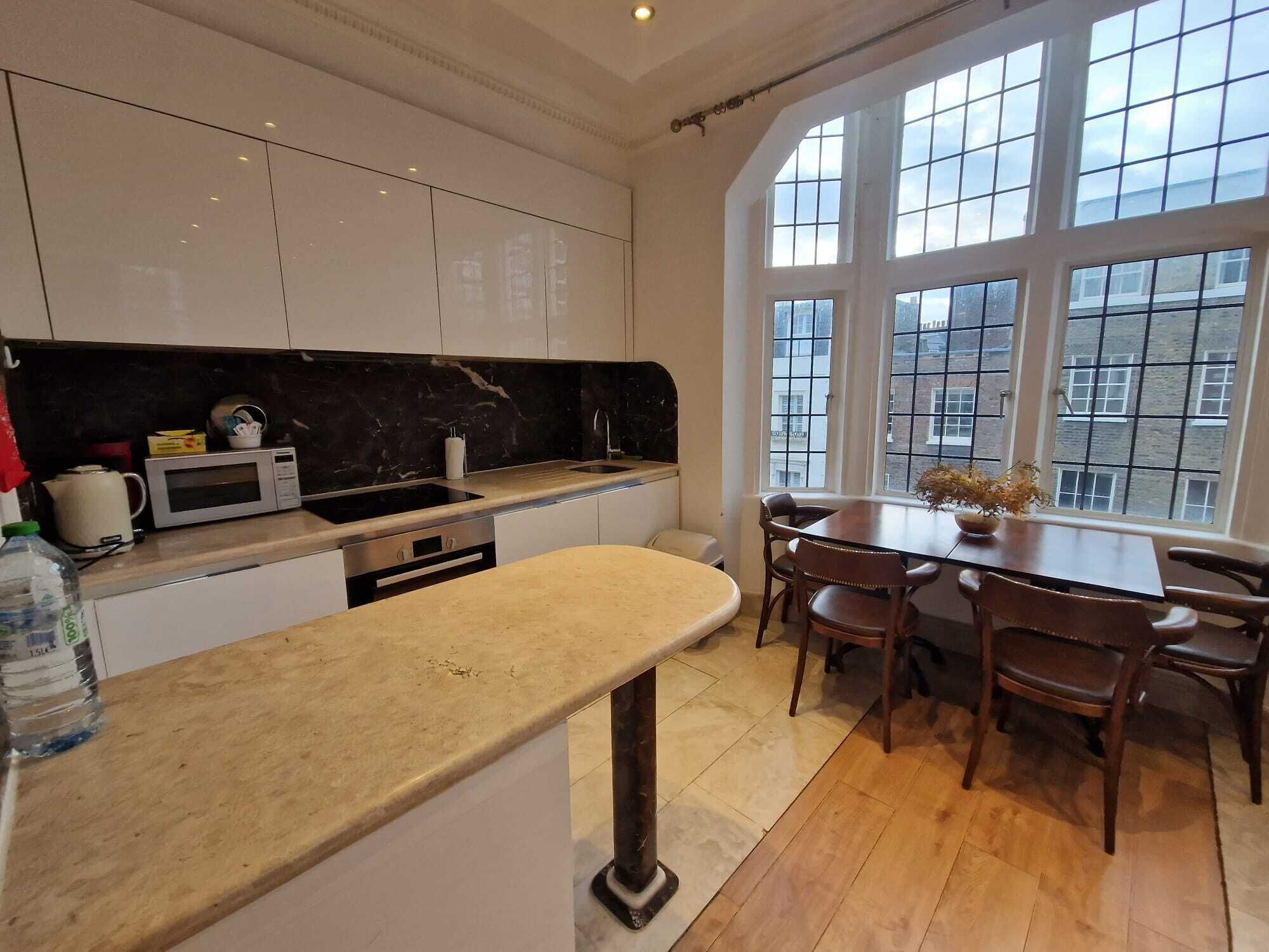 Photo - Griffin House Hotel