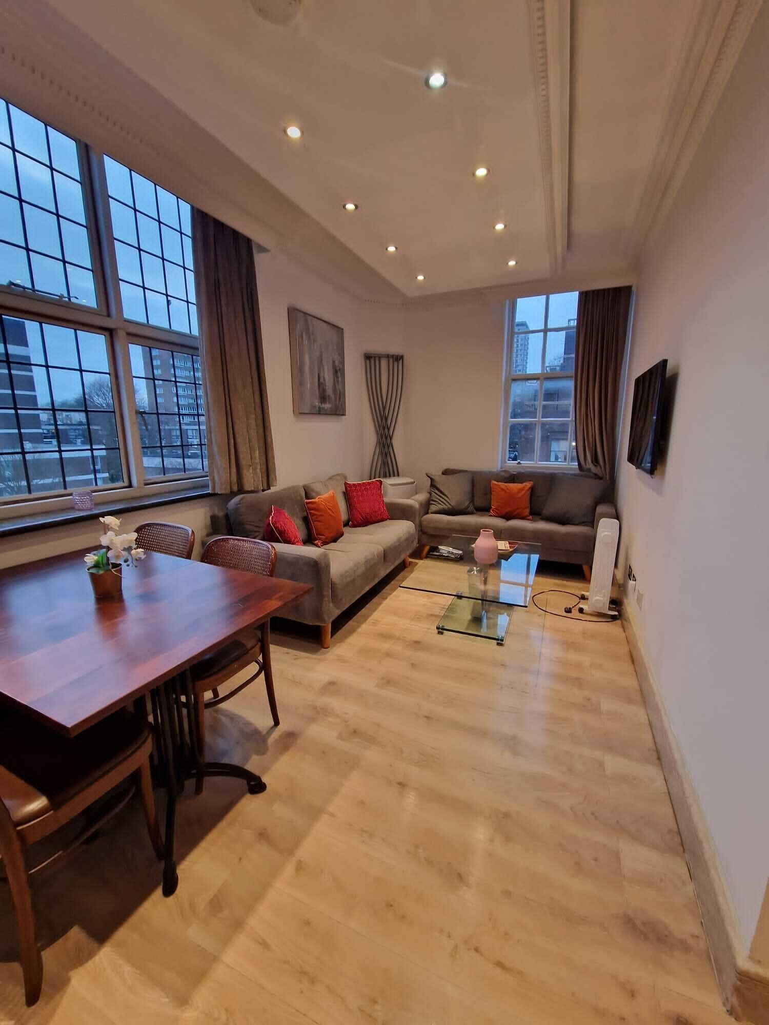 Photo - Griffin House Hotel