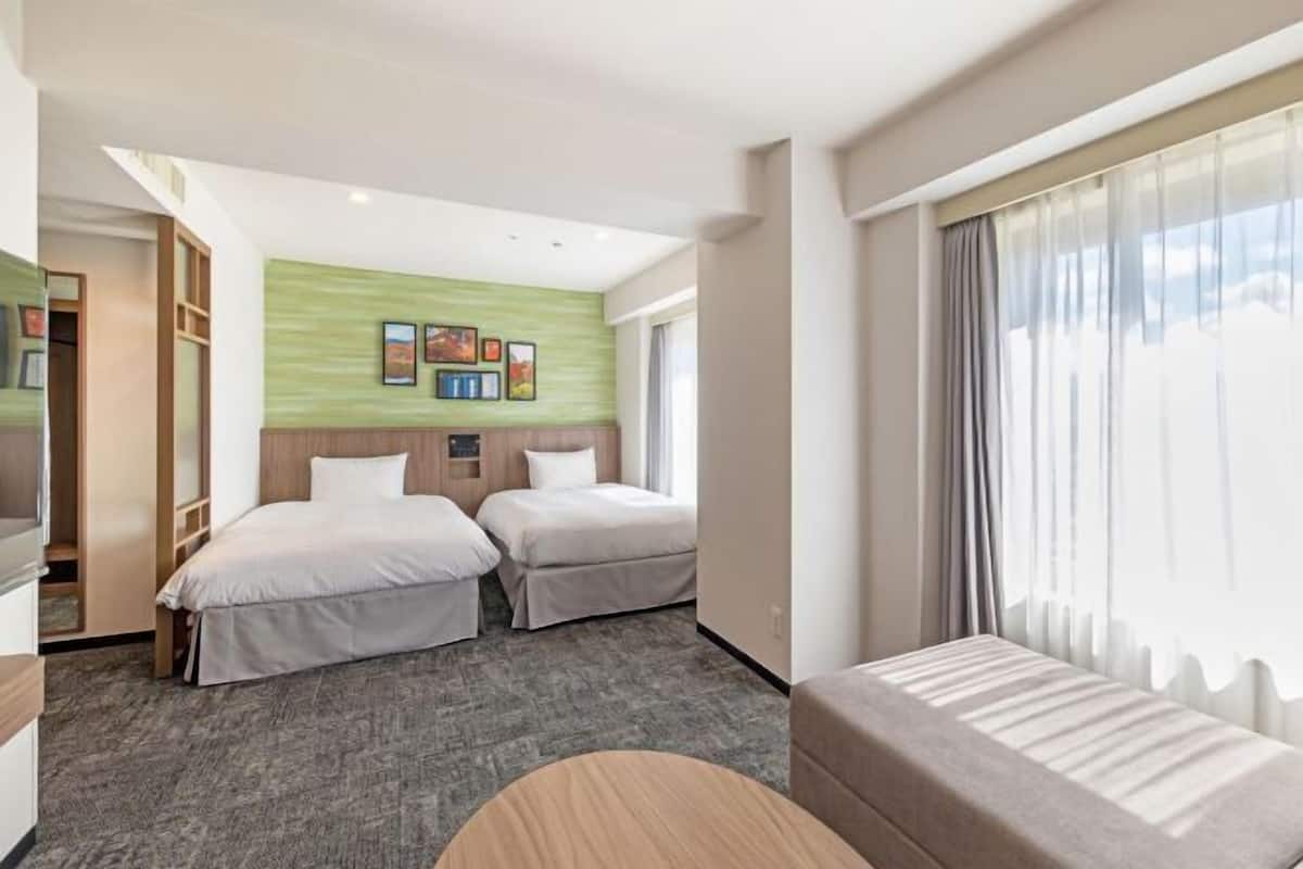 Työpöytä, ilmainen Wi-Fi, vuodevaatteet