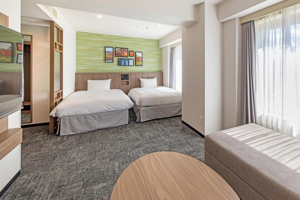 Habitación Deluxe con 2 camas individuales, para no fumadores (Renewal) | Escritorio, wifi gratis y ropa de cama
