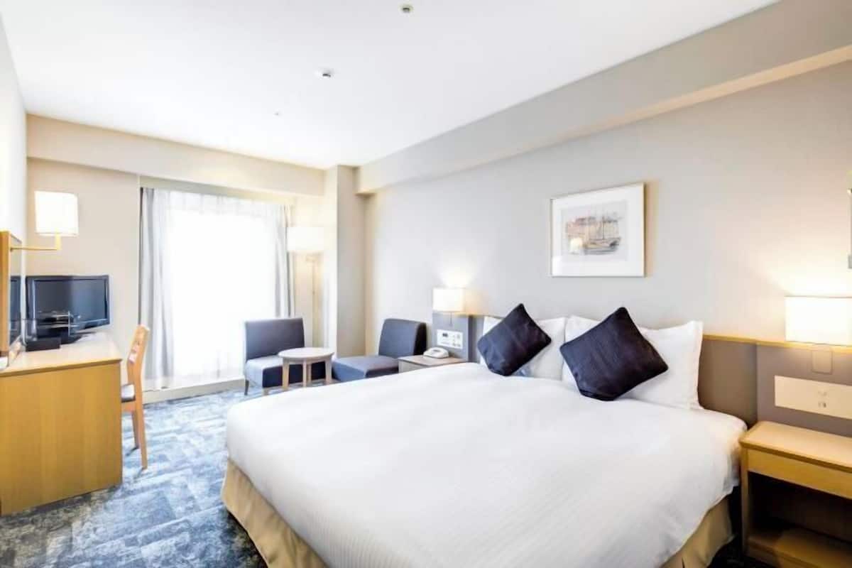 Työpöytä, ilmainen Wi-Fi, vuodevaatteet