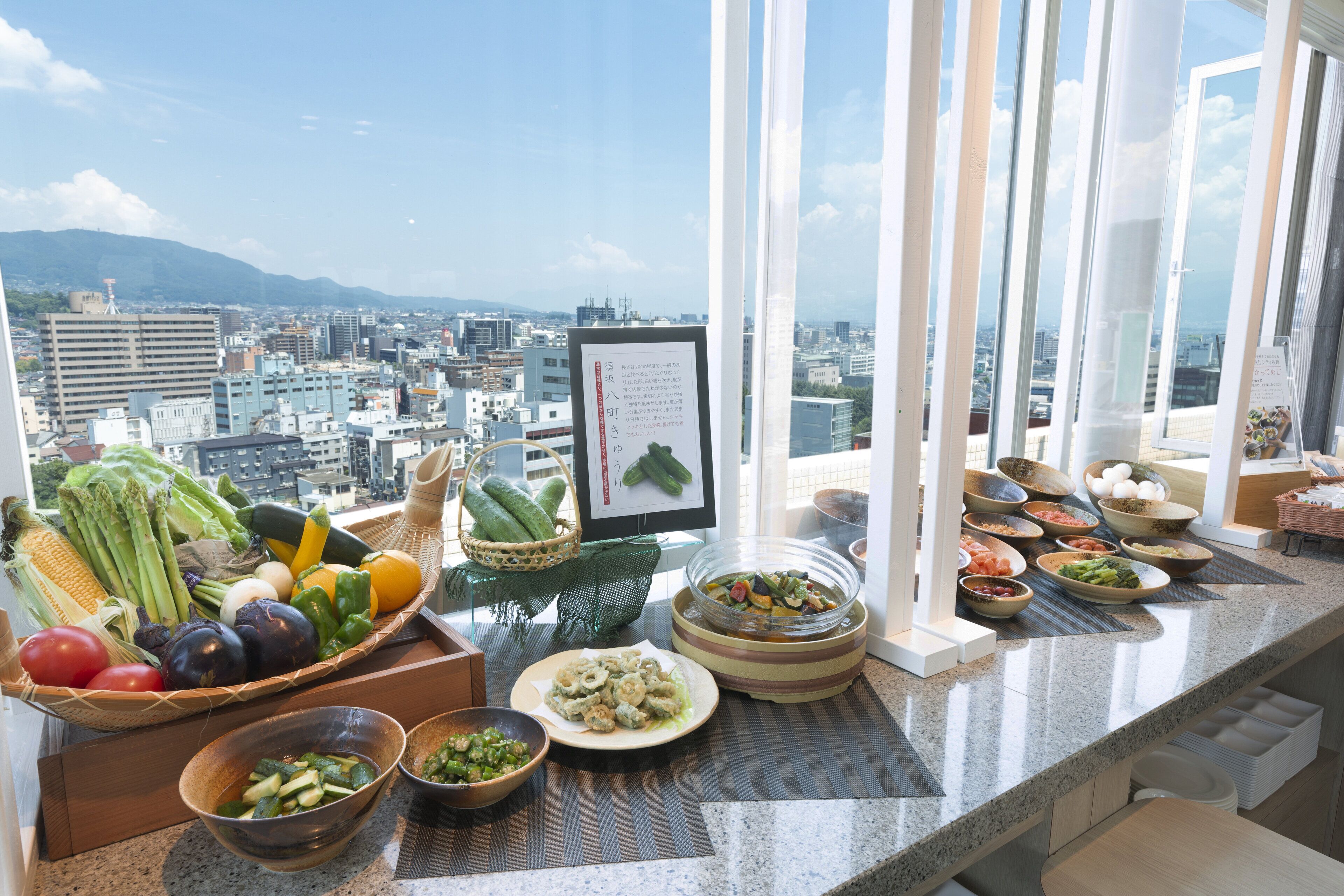 daily buffet breakfast (jpy 2200 per person)