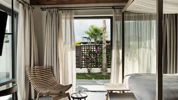 Premium bedding, down duvets, minibar, in-room safe