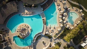 2 outdoor pools, pool umbrellas, sun loungers