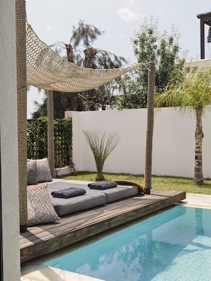 Tropical Zen Bungalow Suite Private Pool | Living area