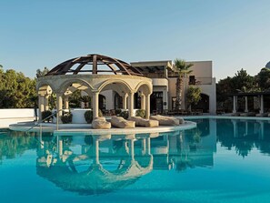 2 outdoor pools, pool umbrellas, pool loungers - Lindian Village (Rhodes)