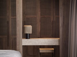 Ropa de cama de alta calidad, cubrecamas y minibar 