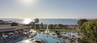 羅德島林多斯 Curio Collection by Hilton 全包度假村  