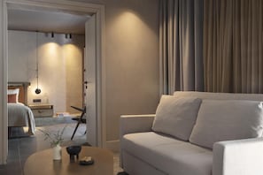 Tropical Bungalow Suite | Sängtillbehör av högsta kvalitet, duntäcken och minibar
