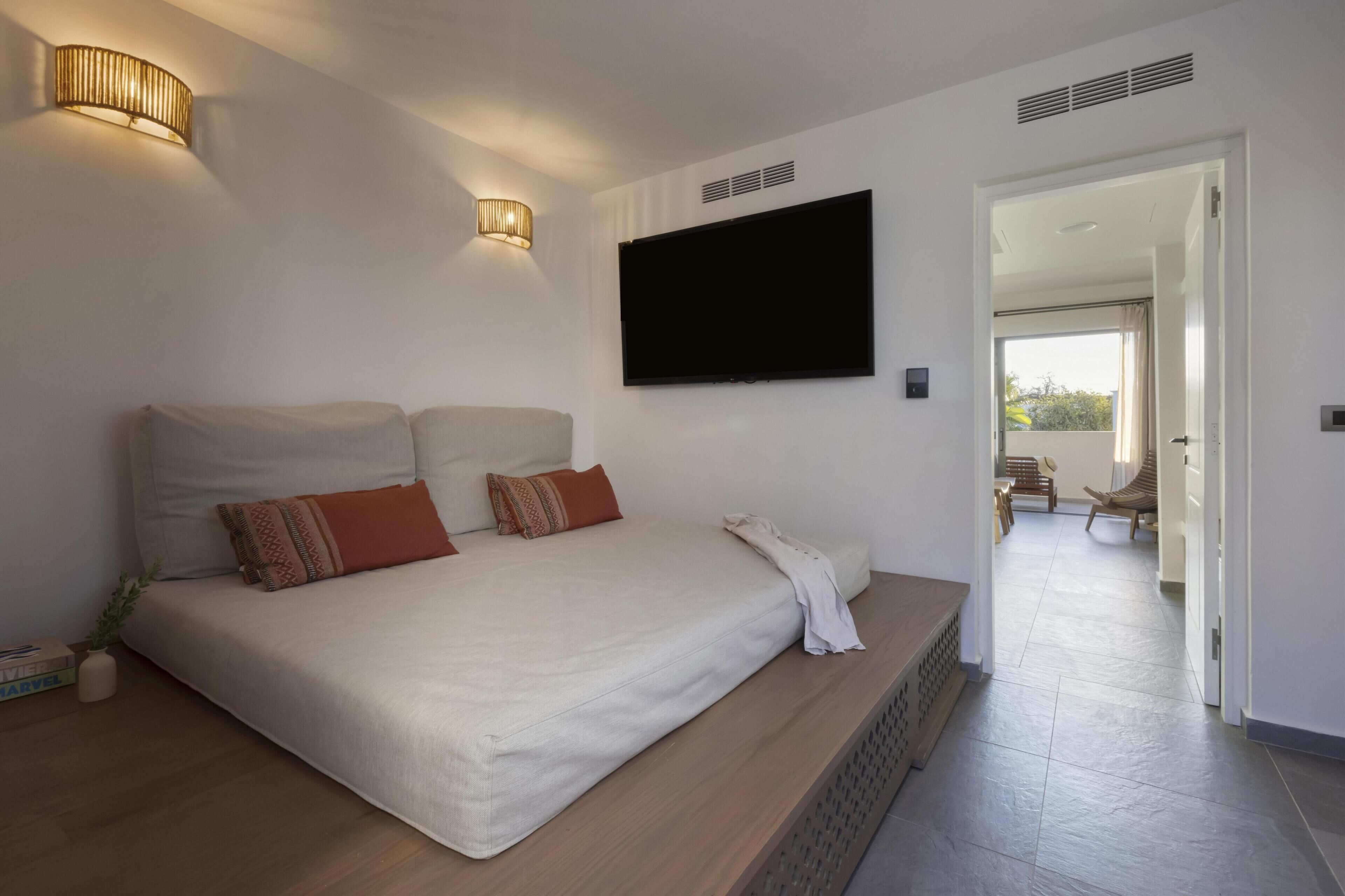 Tropical Zen Bungalow Suite | Premium bedding, down comforters, minibar, in-room safe