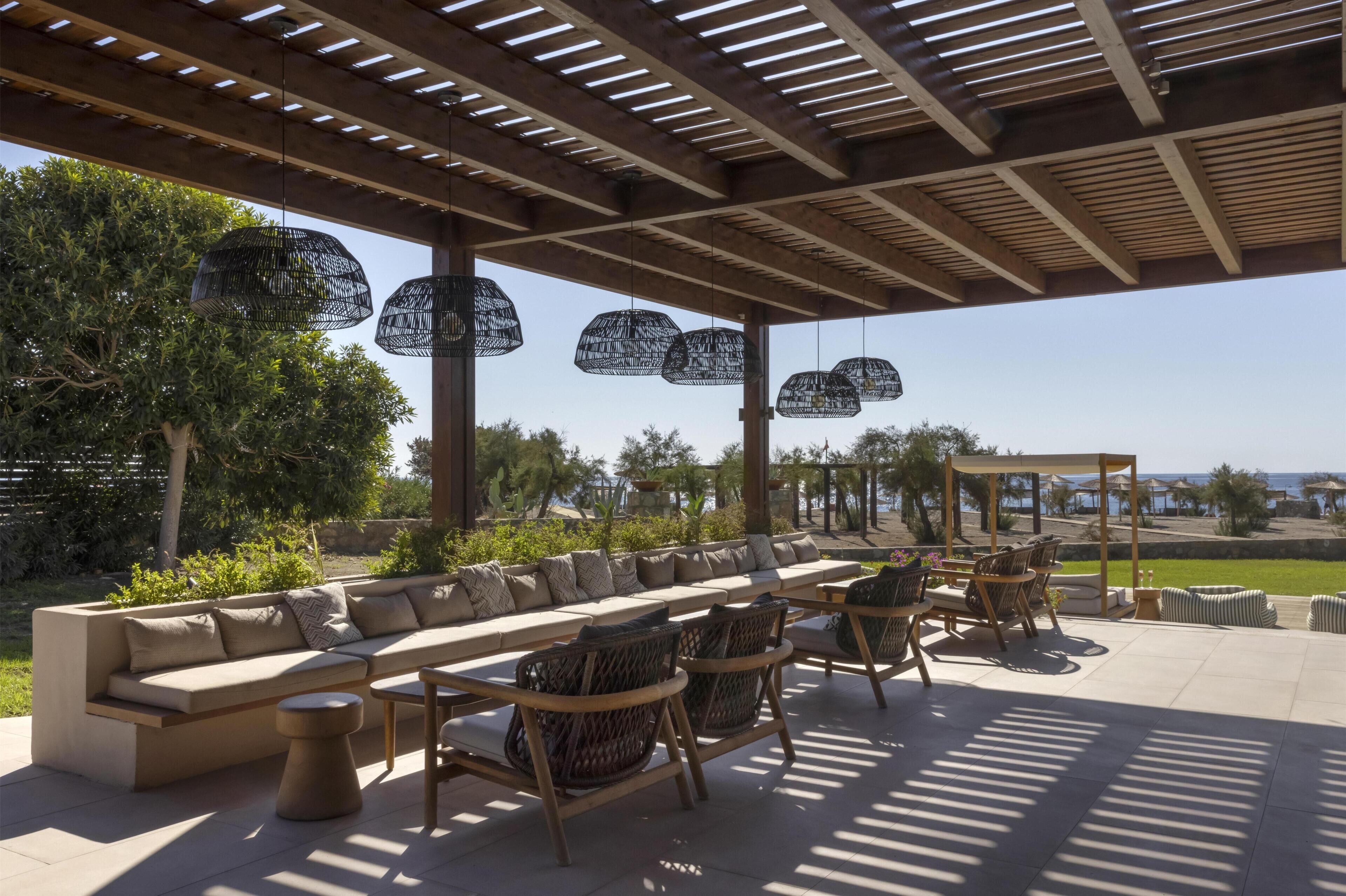 2 bars, bar en bord de piscine