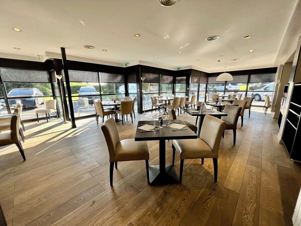 Se sirven almuerzos y cenas, cocina francesa