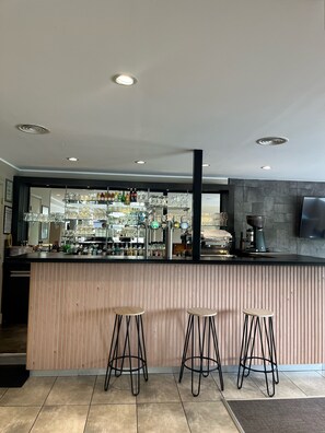 Bar (on property) - Parc Hotel (Carvin)