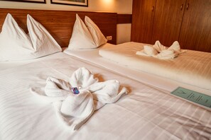 Desk, free cots/infant beds, free WiFi, bed sheets