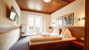 Bureau, lits bébé (gratuits), Wi-Fi gratuit, draps fournis